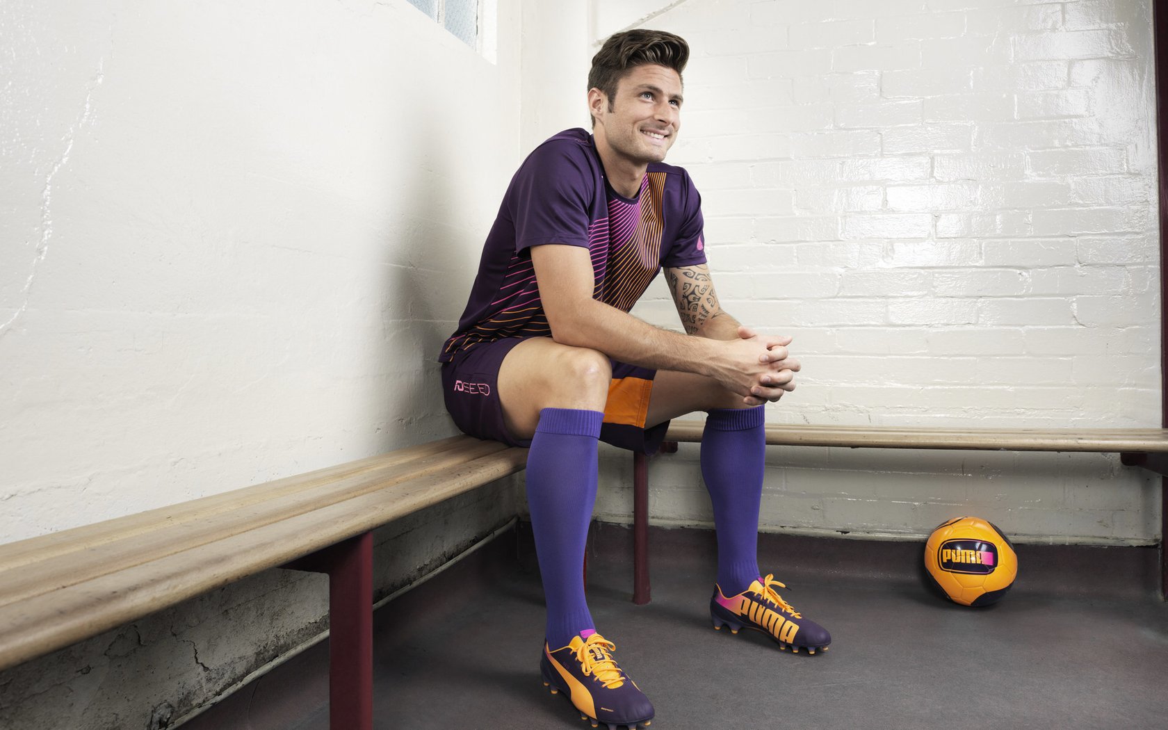 现场应援道具创新形式增强互动体验带动球迷情绪，应援道具有哪些